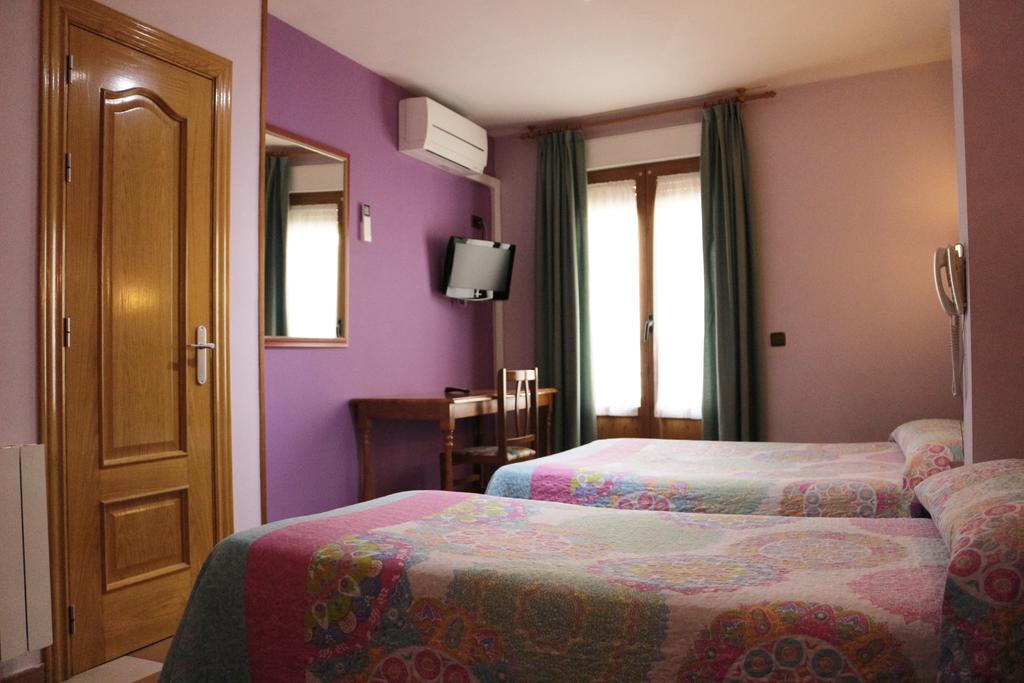 Hostal Don Jaime II Segovia Dış mekan fotoğraf