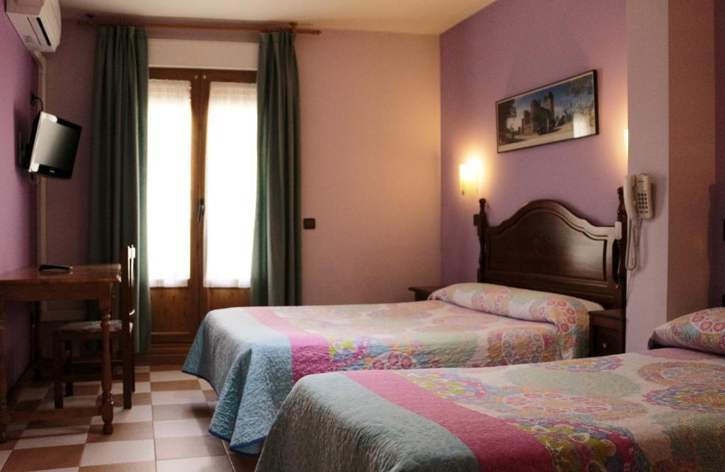 Hostal Don Jaime II Segovia Dış mekan fotoğraf
