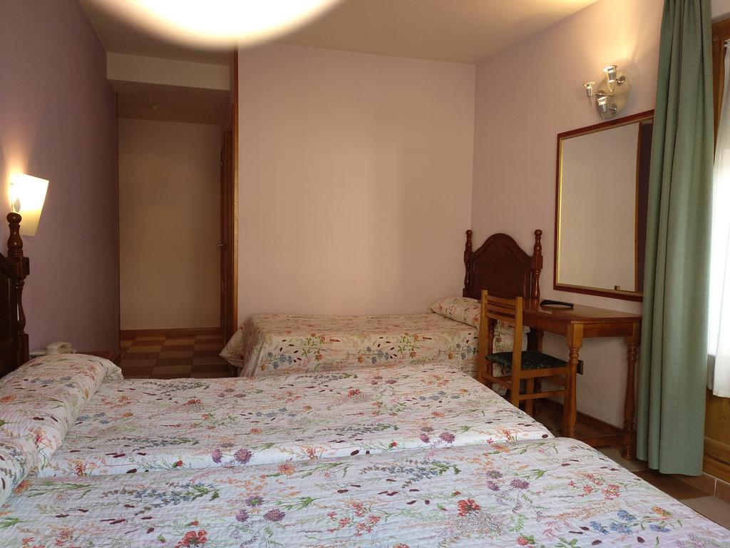 Hostal Don Jaime II Segovia Dış mekan fotoğraf