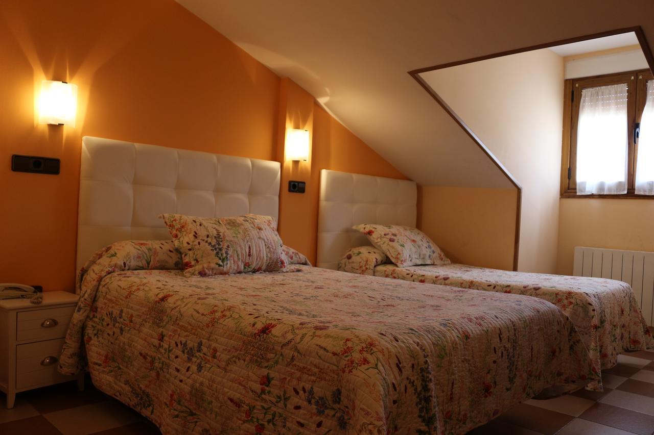 Hostal Don Jaime II Segovia Dış mekan fotoğraf