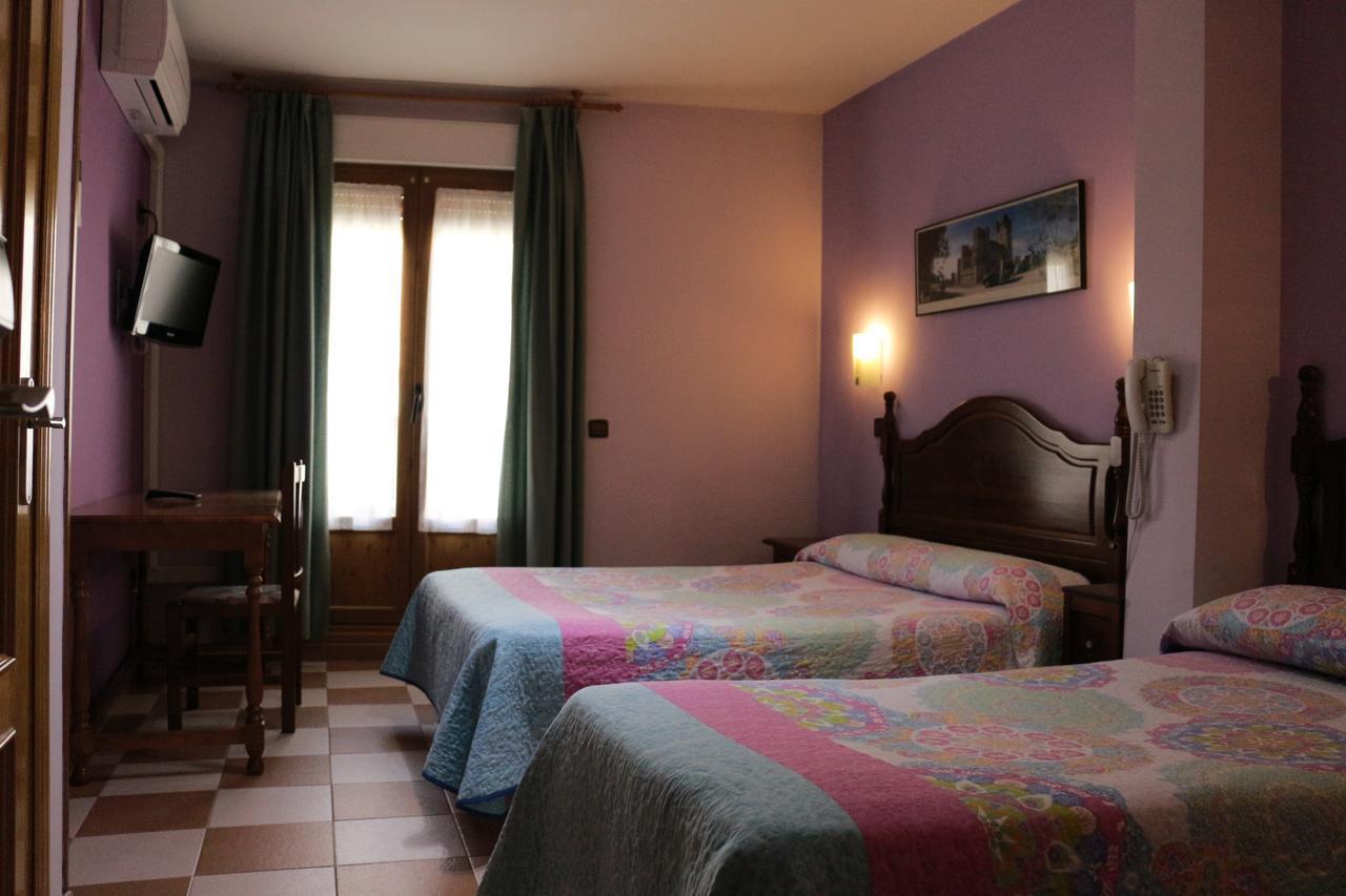 Hostal Don Jaime II Segovia Dış mekan fotoğraf